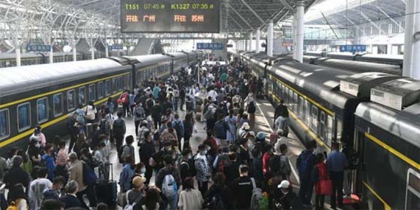 中国铁路暑运发送旅客破5亿人次，同比增5.4%。