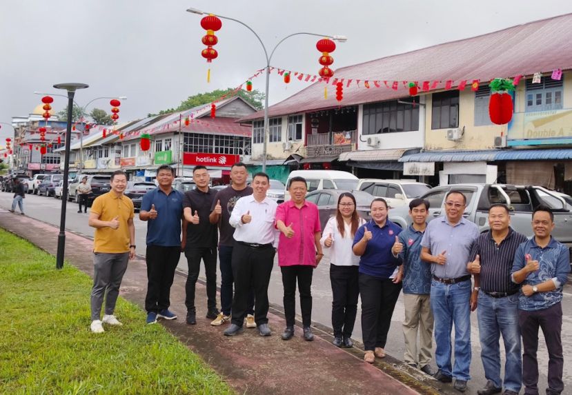 成邦江市区睦邻委员会  美化市区街道