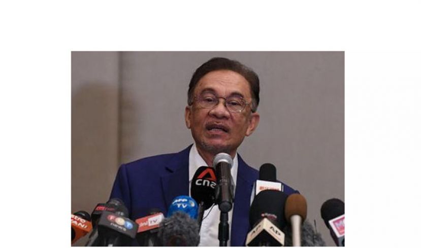 拿督斯里安华。