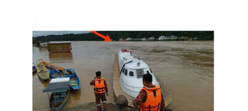 快艇故障碰撞舯舡沉没  10岁男童与家人跳河逃生后失踪