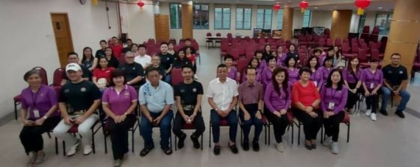 在古晋福建公会2024年青年团及妇女组联合大会上的一张大合照。