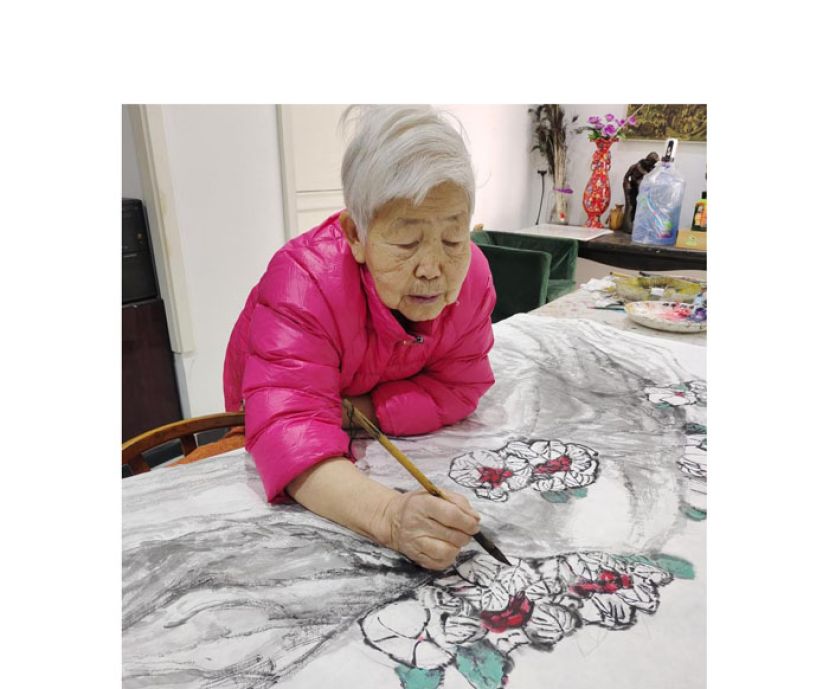 耿玉琨在作画。