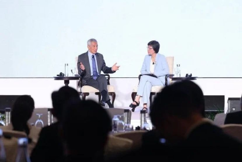 李显龙在慧眼中国环球论坛的炉边对话中，如此回应对话主持人、新报业媒体华文媒体集团社长李慧玲。