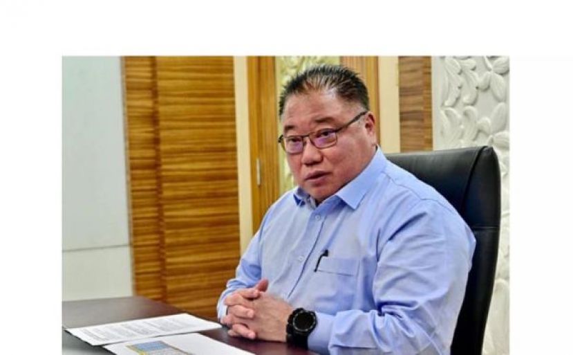 旅游、艺术及文化部长拿督斯里张庆信.