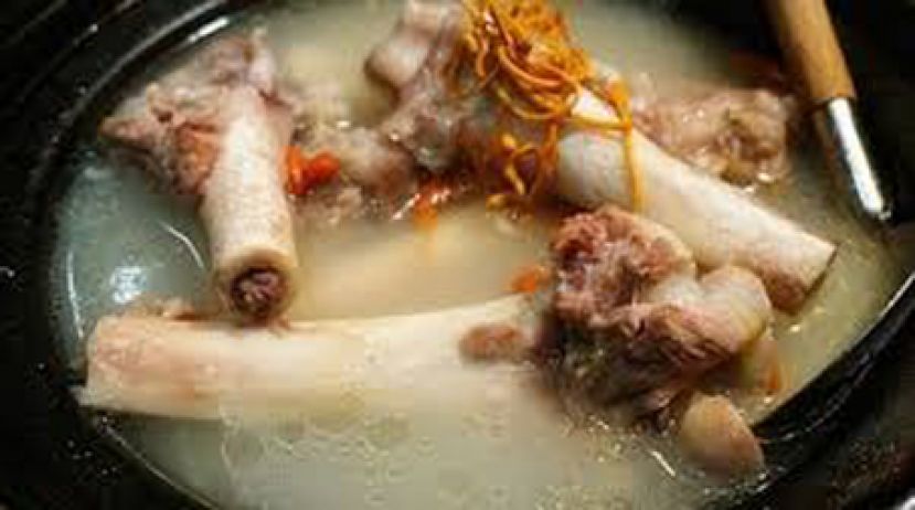 喝猪骨熬汤真的可以补钙？营养师：受热越久维他命就所剩无几