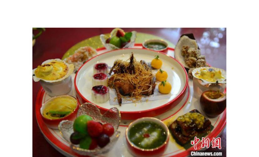 海南热带果道水果主题餐厅的水果宴。