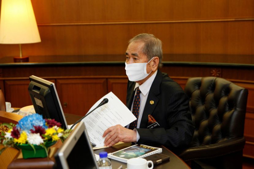 首相署部长（国会与法律）拿督斯里旺朱乃迪。