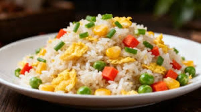 用隔夜饭炒饭，男子差点丧命。