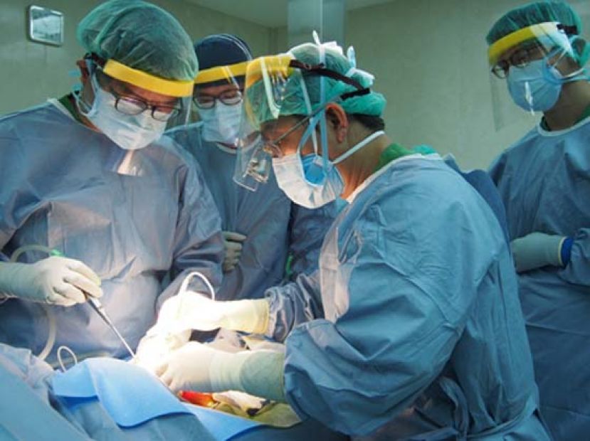 疫情下北荣再伸援　越女赴台捐肝救子成功