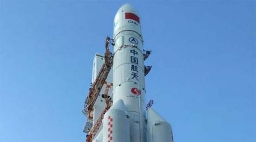 中国长征五号火箭残骸，26日坠落在南海水域。