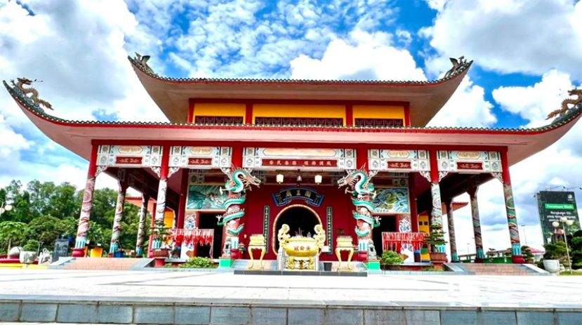 七哩圣淘沙镇三山国王庙。