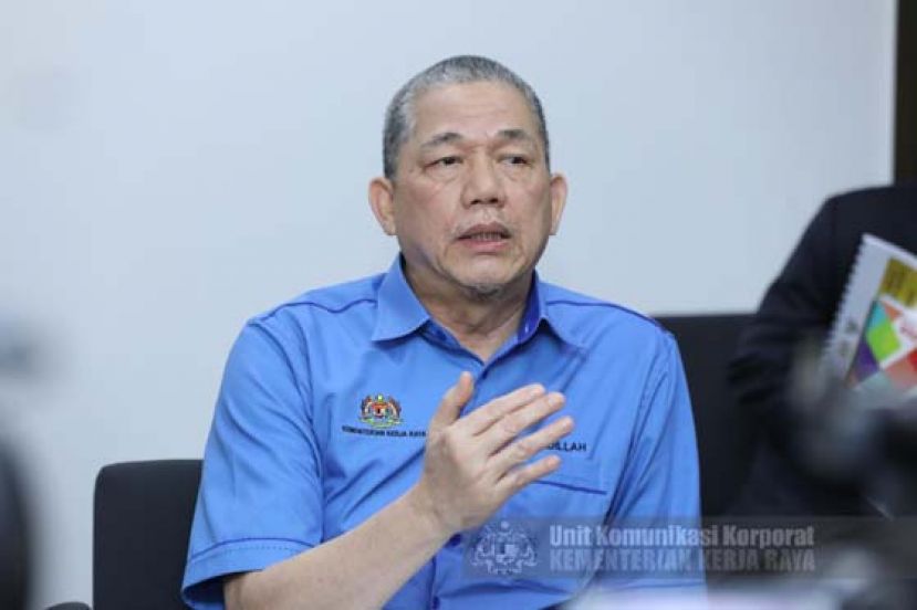 工程部长拿督斯里法迪拉。