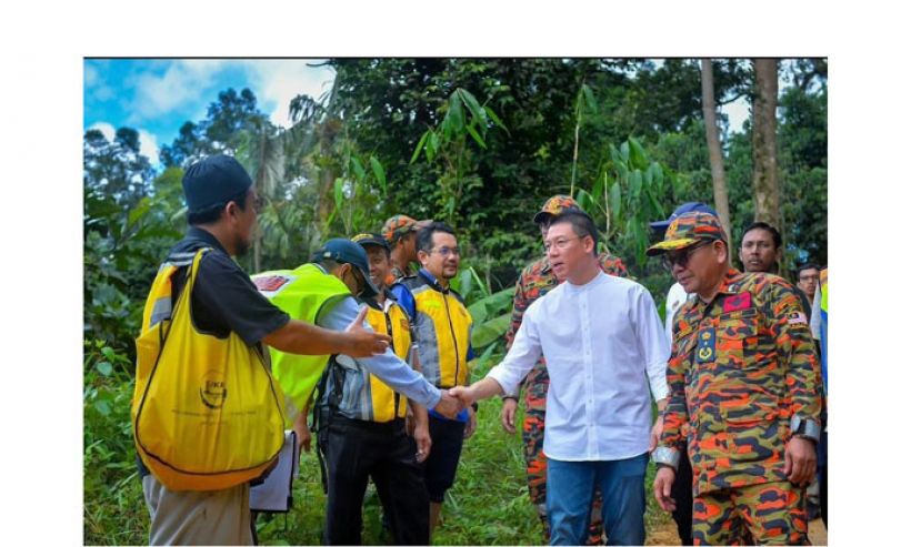 倪可敏到基层了解地方议会和消拯局防患水灾准备工作。