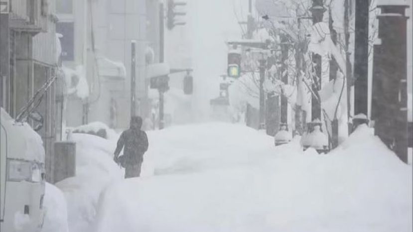 日本大雪 4死多人伤，福岛山区雪崩百人一度受困。