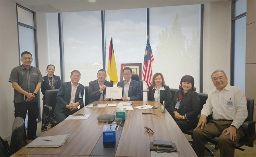砂华总全国华人文化节筹委会较早前在砂华总会长兼活动大会主席黄良杰（左四）的率领下礼貌拜会砂旅游、创意产业及表演艺术部长阿都卡林（右四），左三为秘书长林亚德；右起为总协调何晋兴、节目总监田美丽及工委会主席张慧娇。