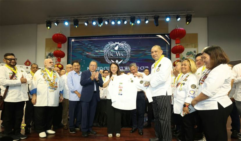 杨巧双率领吉隆坡市政局访问团到访古晋