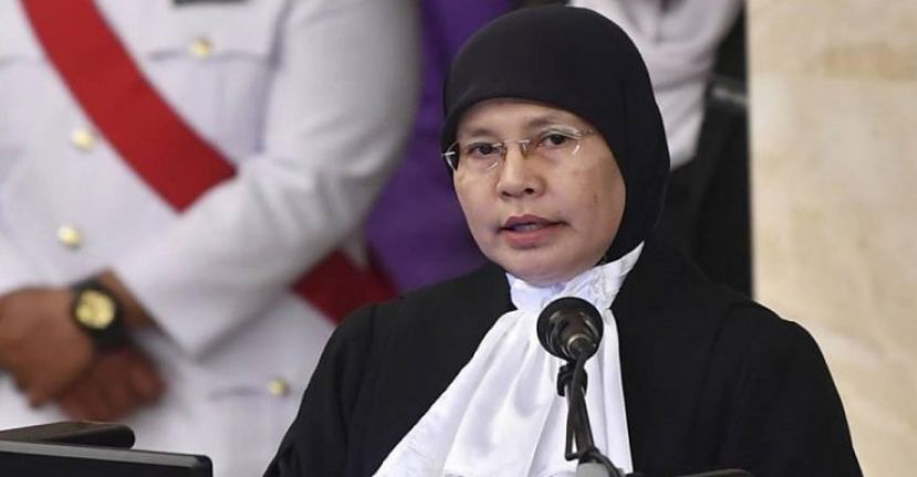 @ 首席大法官东姑麦润。