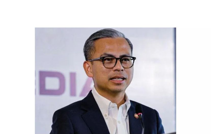 通讯部长法米。