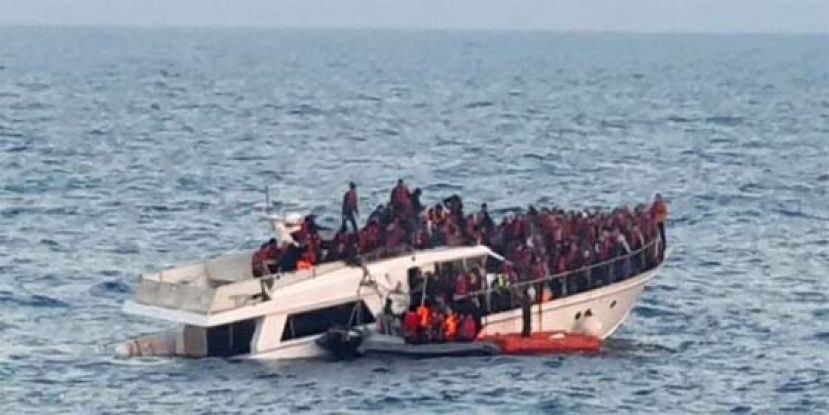 利比亚西部海域发生沉船事故致61人死。