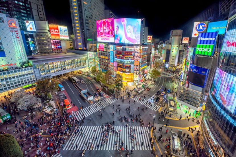 日本国内人口去年减少了83万，相当一座大阪府堺市。