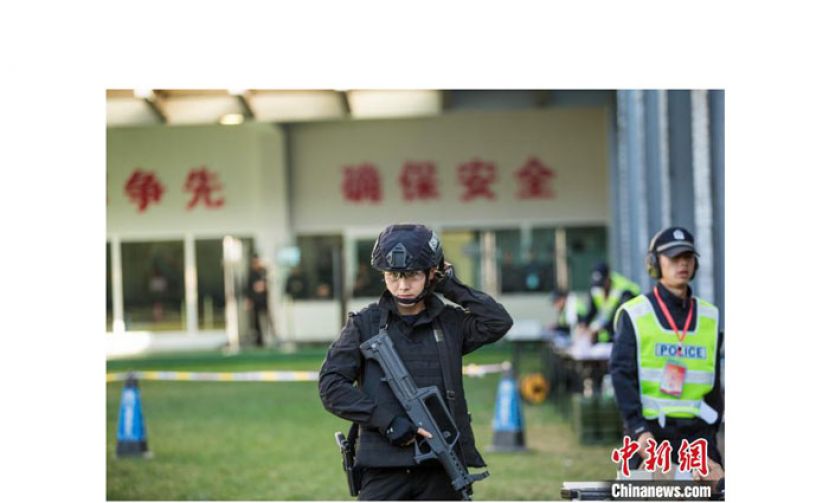 2018年11月，程靖在云南省特巡警实战比武中参加长短枪互换比赛。