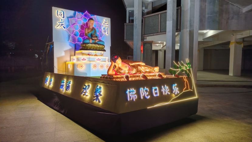 （档案相片）马佛总砂拉越分会将再布置佛陀座车，引领全体队伍进行大游行，向大众们献上卫塞节的祝福。