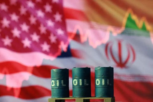 伊朗近日遭控攻击航经荷莫兹海峡的数艘能源运输船後，美国财政部7日撤销一项暂时解除伊朗石油制裁的许可，谴责德黑兰的行径完全无法接受。