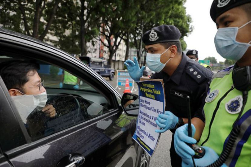 政府一直以来都关注安全部队成员的福利，多角度探讨警员加薪事项。