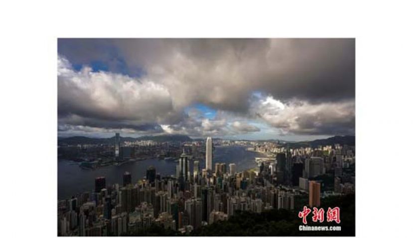 2020年6月13日台风来袭前的维港上空。
