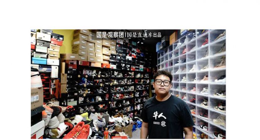 杨朔铭介绍自己主理的店铺。