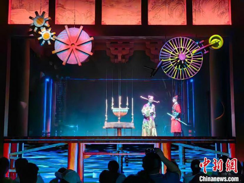 开封府《闸口盘车案》演出现场。