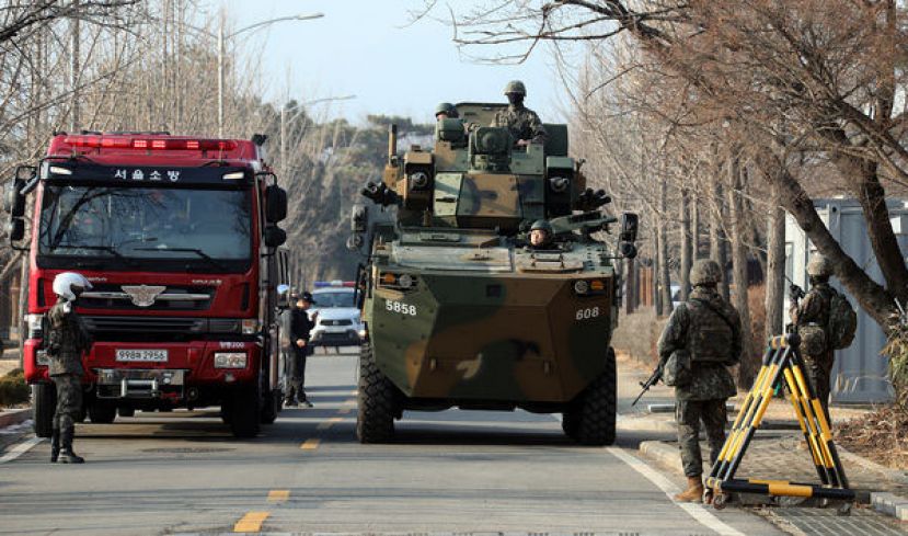 韩国军警27日罕见举行国防演习。