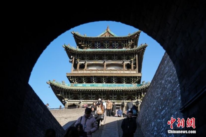 走进山西省晋中市平遥古城，感受古城魅力。