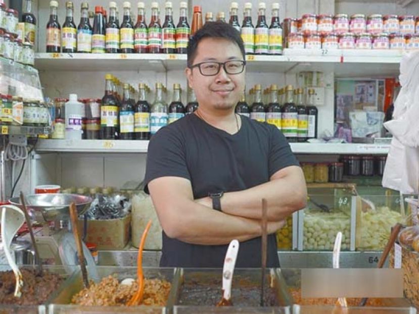 悦和酱园接班人庞中衡指品质好的豉油，要在色泽、香味和挂壁上具一定条件。