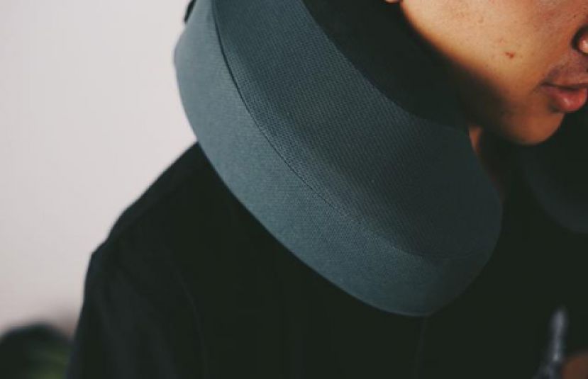 U型颈枕防落枕 搭机睡觉使用有撇步