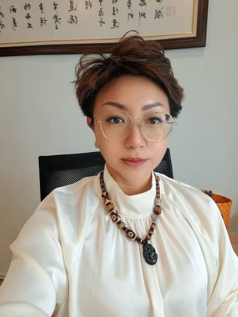 砂人联党巴都吉当支部秘书郑莉薲。