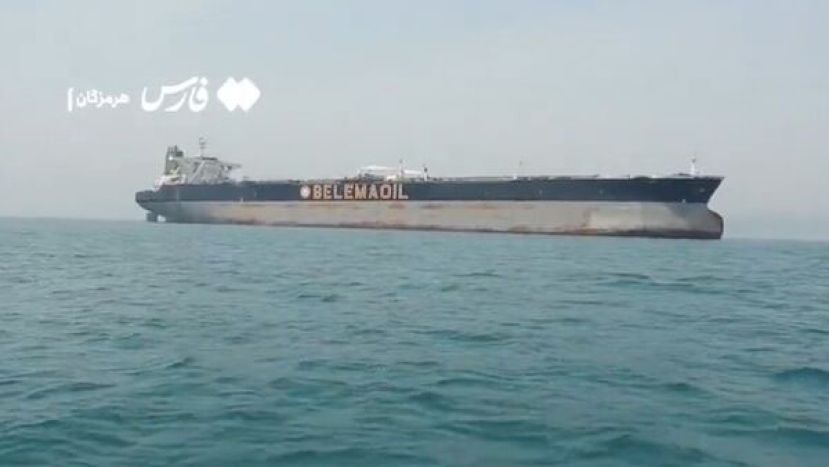 法斯通讯社发布影片宣称，船只获得德黑兰许可後，经由&ldquo;安全走廊&rdquo;通过荷莫兹海峡，并且进入波斯湾。