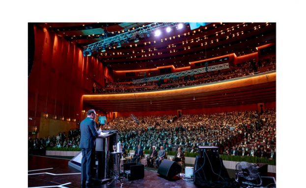 首相安华在2023年亚洲能源大会上致词。