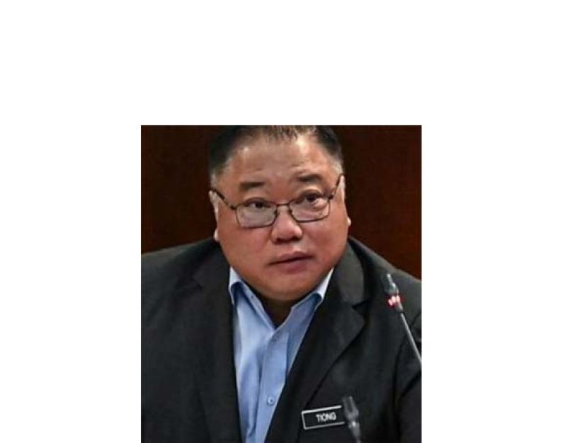 旅游、艺术及文化部长拿督斯里张庆信。