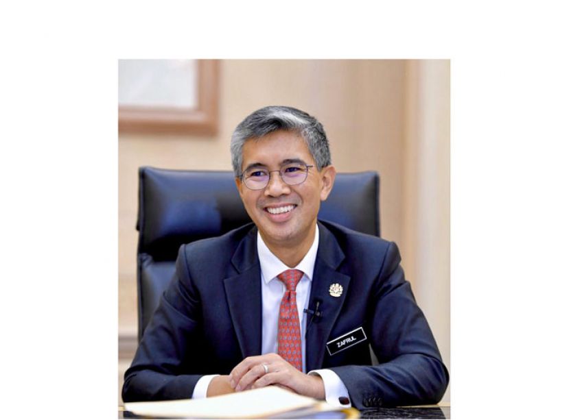 财政部长东姑扎夫鲁。