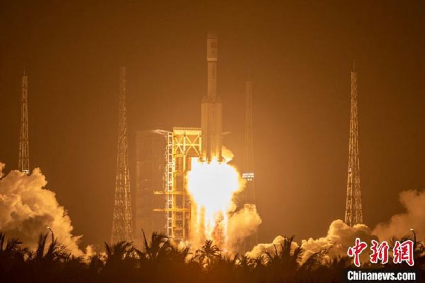 长征七号火箭搭载天舟六号货运飞船顺利升空。