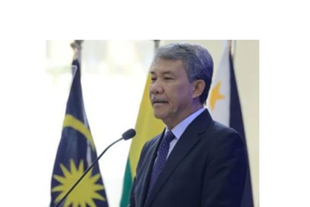 外交部长莫哈末哈山。