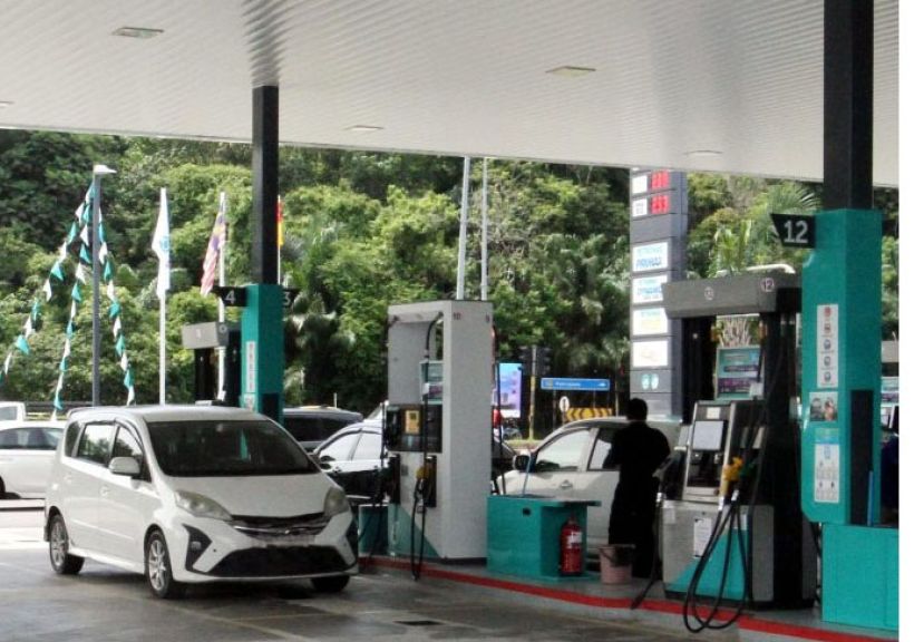 内贸部拟在油站装电眼　遏制燃油纰漏与滥用