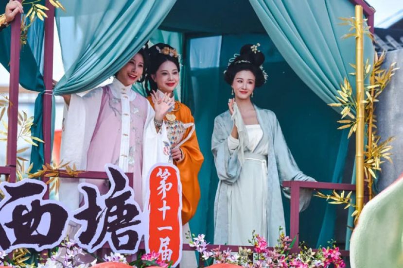 浙江嘉兴，第十一届西塘汉服文化周开幕。