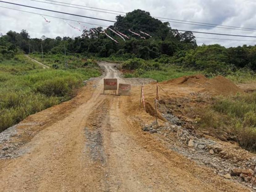 短廊一地主发现其地段遭非法侵入。
