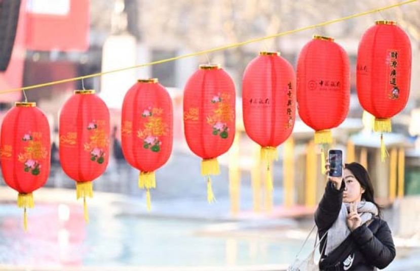 中国农村保守，失婚女子被迫在外租屋过年。