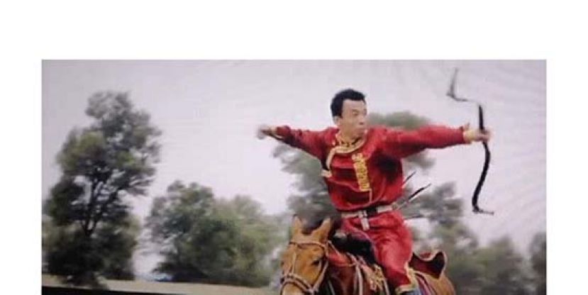 原来现在还有百步穿杨的神箭手啊！
