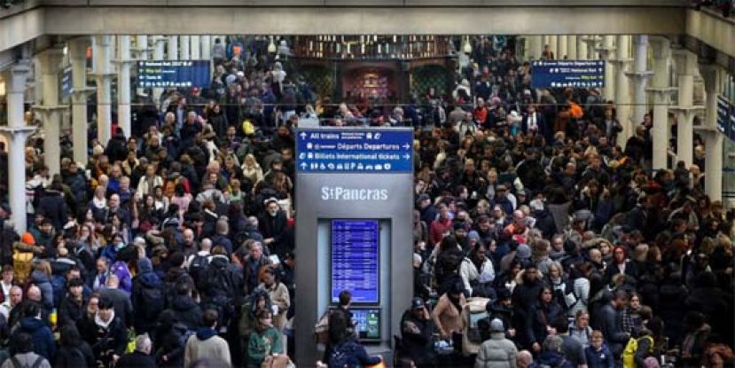 英法海底隧道工人罢工，影响耶诞节出行。