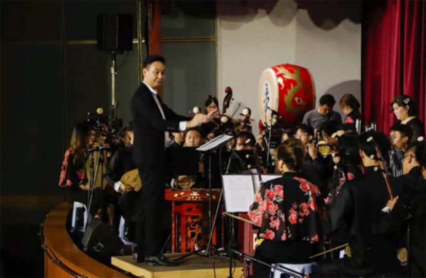 今年八月举行的古晋节庆典活动之一&ldquo;民乐民歌&rdquo;华乐演奏会大合奏一瞥。