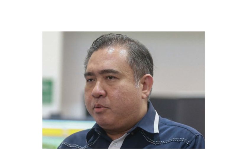 交通部长陆兆福。